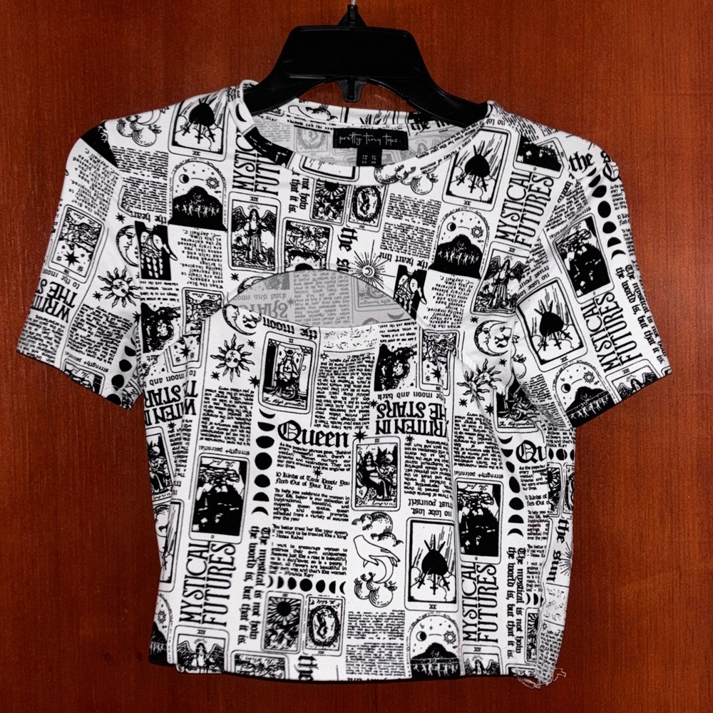 Black and White Graphic Crop Top